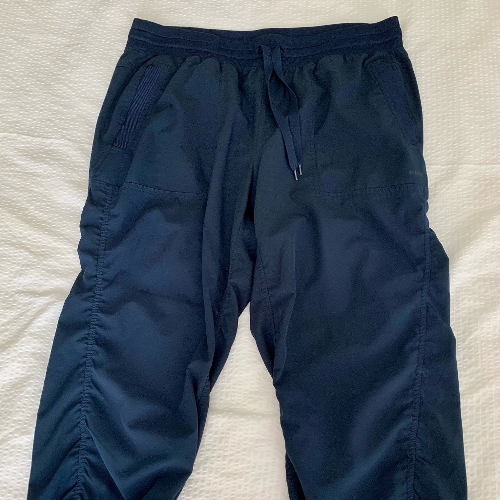 RBX Lumen Lightweight Capri Pant. Size L. Navy Blue